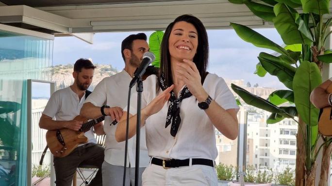 Τζένη Γεωργιάδη: Το TikTok «χορεύει» στον ρυθμό του «Πάντα για μας καλοκαίρι»